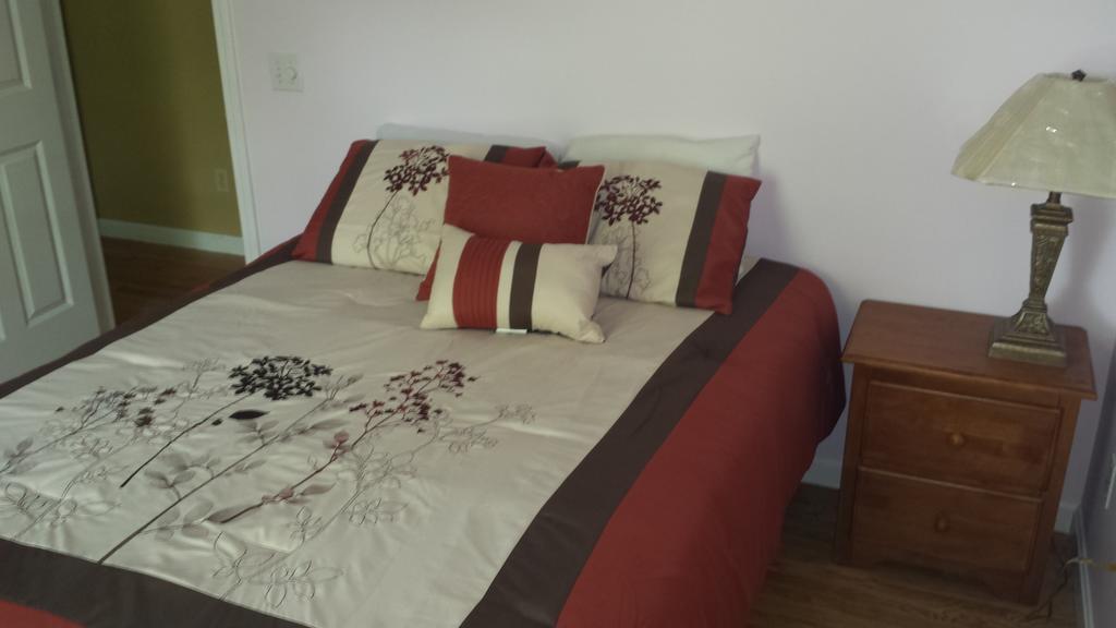 Weirs Beach Motel & Cottages Room photo