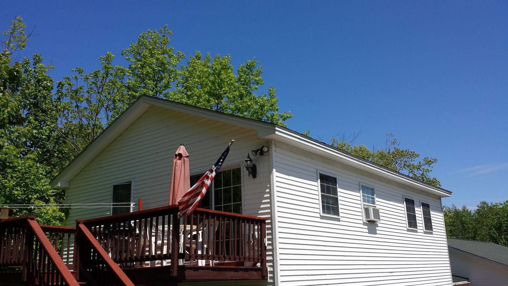 Weirs Beach Motel & Cottages Exterior photo